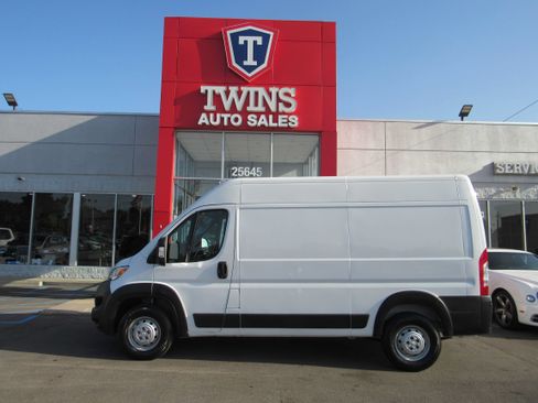 Used 2023 RAM ProMaster 1500 w/ Interior LED Lighting Group FWD image 1
