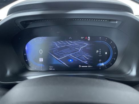 Used 2024 Volvo XC40 B5 Ultimate w/ Climate Package image 17