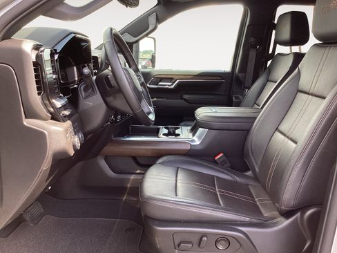 Used 2024 Chevrolet Silverado 3500 High Country w/ High Country Premium Package AWD/4WD image 29