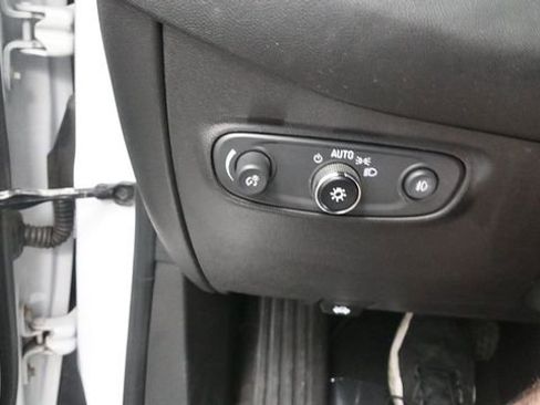 Used 2022 Chevrolet Equinox Premier AWD/4WD image 20