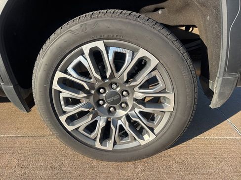 Used 2021 GMC Sierra 1500 Denali w/ Denali Ultimate Package image 10