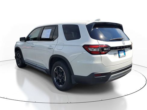 Used 2025 Honda Pilot EX-L image 4