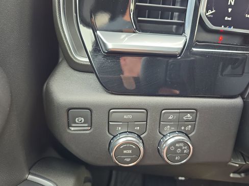 New 2026 GMC Sierra 1500 Elevation w/ Preferred Package AWD/4WD image 22