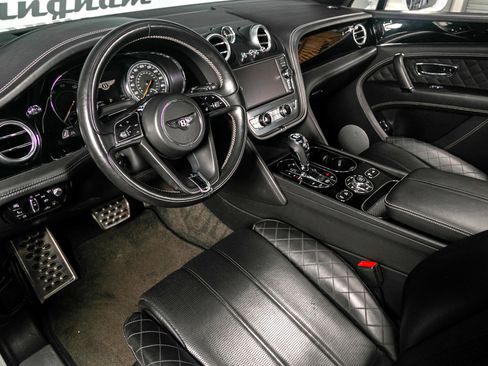 Used 2017 Bentley Bentayga image 2