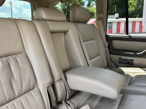 Used 2004 Toyota Land Cruiser w/ Convenience Pkg AWD/4WD image 31