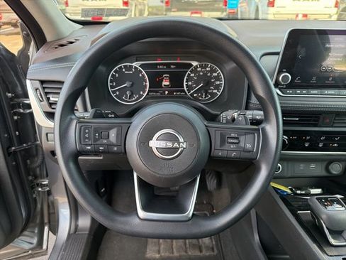 Used 2023 Nissan Rogue S image 20