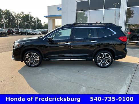 Used 2024 Subaru Ascent Touring AWD/4WD image 3
