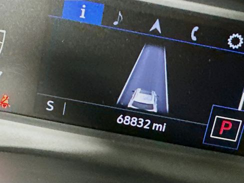 Used 2023 Cadillac XT6 Premium Luxury image 19