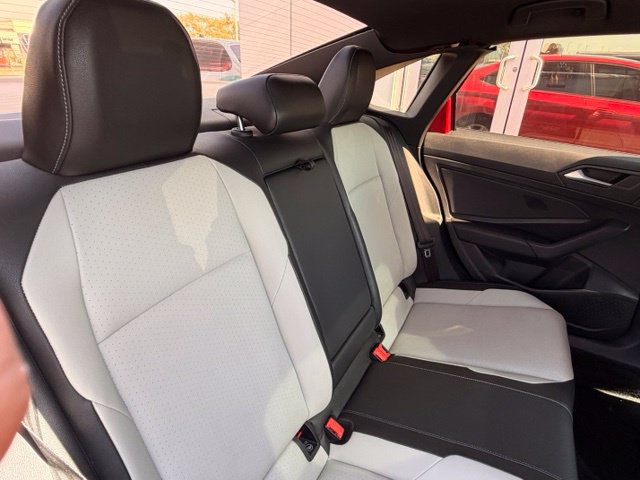 Used 2019 Volkswagen Jetta R-Line w/ R-Line Cold Weather Package FWD image 15