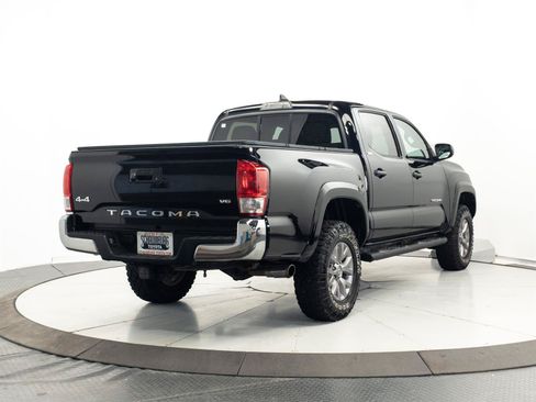 Used 2016 Toyota Tacoma SR5 w/ Exterior Package AWD/4WD image 11