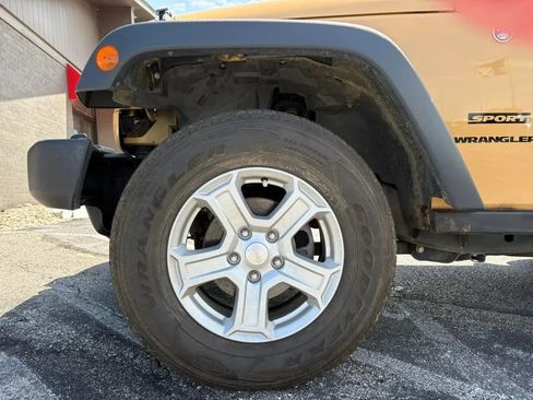 Used 2013 Jeep Wrangler Sport AWD/4WD image 19