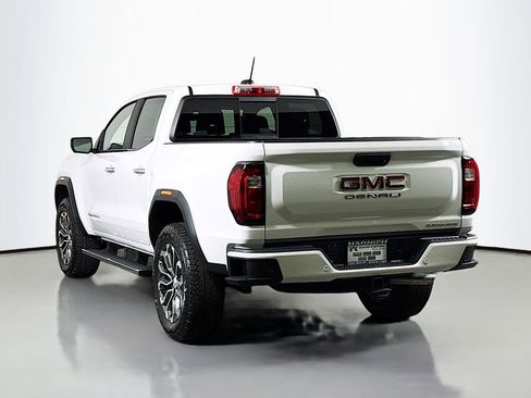 New 2026 GMC Canyon Denali image 5
