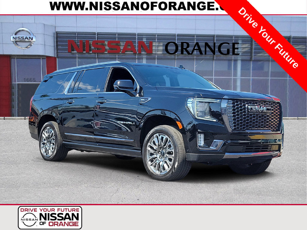Used 2023 GMC Yukon XL Denali Ultimate AWD/4WD image 1