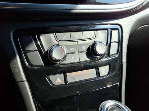 Used 2022 Buick Encore Preferred image 29