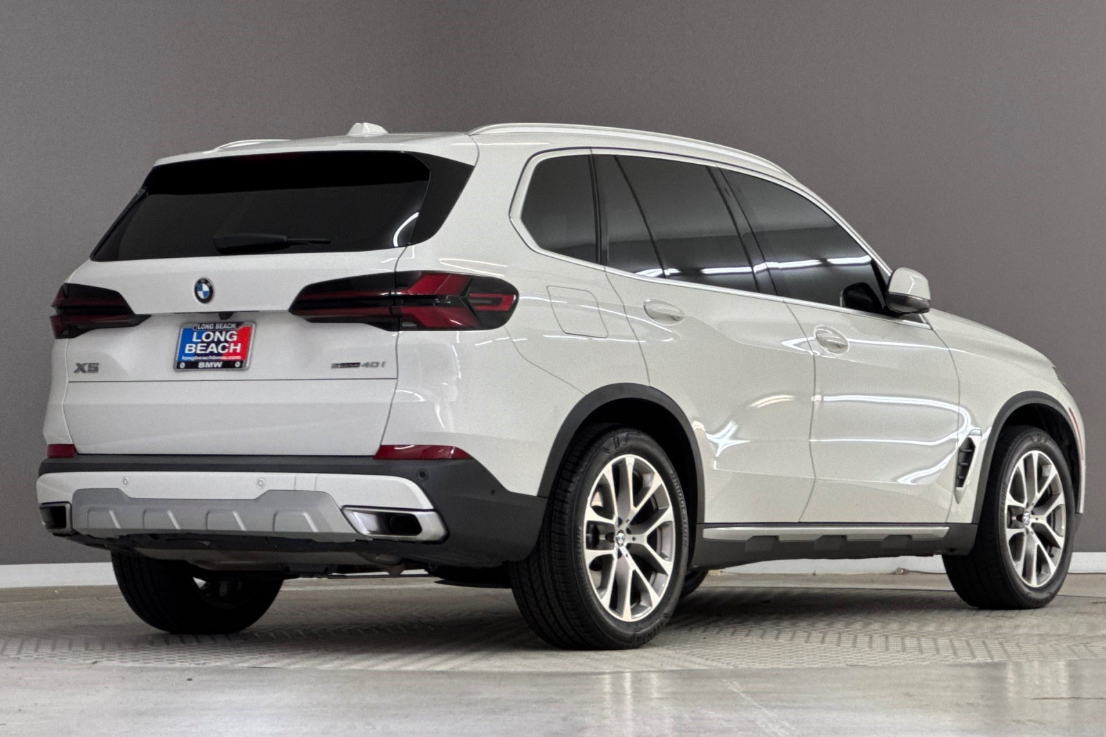 Certified 2024 BMW X5 sDrive40i w/ Parking Assistance Package RWD image 9