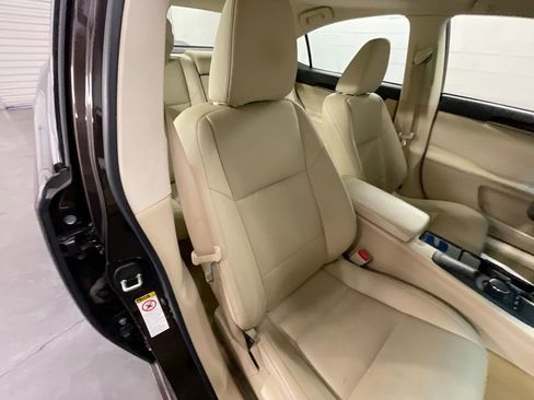 Used 2013 Lexus ES 350 4dr Sdn image 27