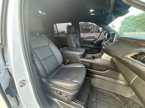Used 2024 Chevrolet Tahoe Z71 w/ Luxury Package AWD/4WD image 13