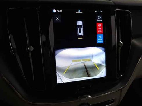 Used 2024 Volvo XC60 B5 Core w/ Protection Package Premier image 28