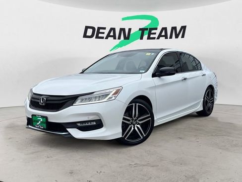 Used 2016 Honda Accord Touring image 4