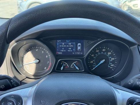 Used 2014 Ford Focus SE w/ SE Winter Package image 26