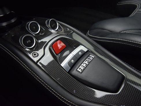 Used 2014 Ferrari 458 Italia Coupe image 17