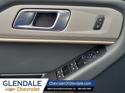 Used 2025 Ford Explorer Active RWD image 31