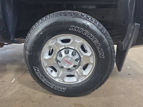 Used 2008 GMC Sierra 2500 SLT w/ Z71 Off-Road Package AWD/4WD image 30