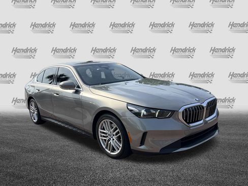 Certified 2024 BMW 530i RWD image 2