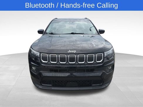 Used 2022 Jeep Compass Latitude w/ Sun and Sound Group AWD/4WD image 2