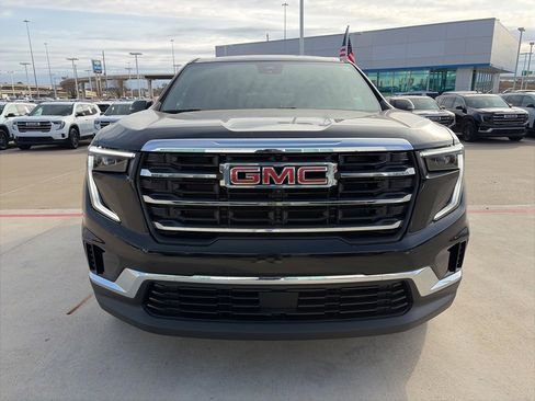 Used 2025 GMC Acadia Elevation image 2