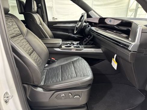 Used 2025 Cadillac Escalade V AWD/4WD image 29