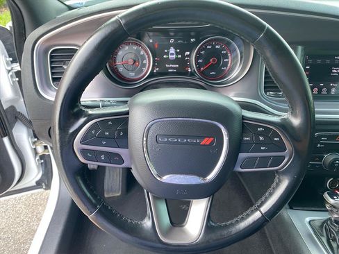 Used 2020 Dodge Charger SXT w/ Leather Interior Group RWD image 10