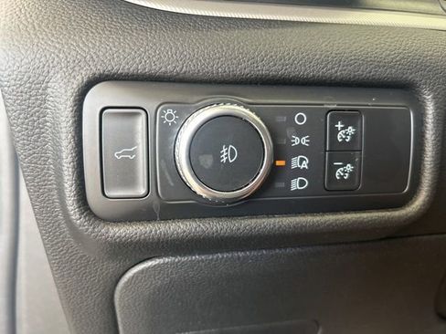 Used 2021 Ford Explorer XLT w/ Equipment Group 202A AWD/4WD image 18