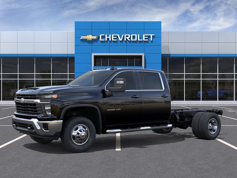 New 2026 Chevrolet Silverado 3500 LT w/ Convenience Package AWD/4WD image 2