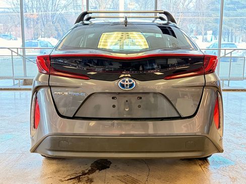 Used 2017 Toyota Prius Prime Premium image 8