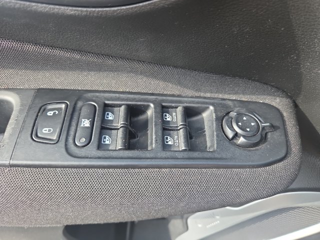 Used 2019 Jeep Renegade Latitude AWD/4WD image 17