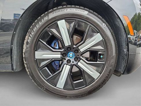 Used 2023 BMW iX xDrive50 w/ Premium Package AWD/4WD image 25