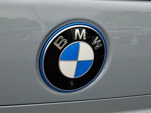 Used 2026 BMW 750e xDrive AWD/4WD image 30