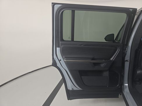 Used 2025 Rivian R1S Adventure AWD/4WD image 17