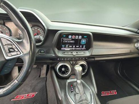 Used 2017 Chevrolet Camaro SS RWD image 11