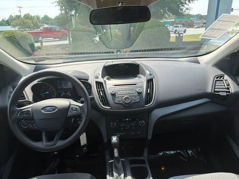 Used 2017 Ford Escape SE FWD image 10
