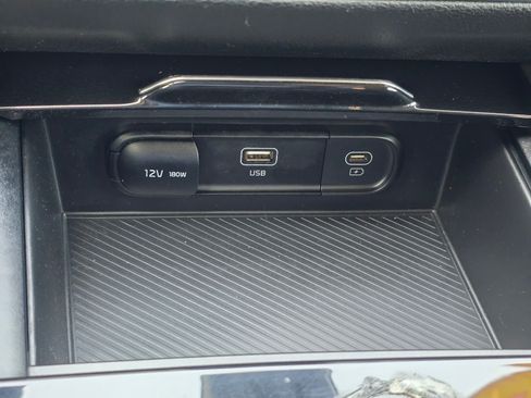 Used 2025 Kia Sportage LX FWD image 19