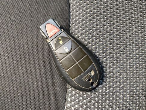 Used 2019 Jeep Cherokee Latitude w/ Popular Appearance Group image 32