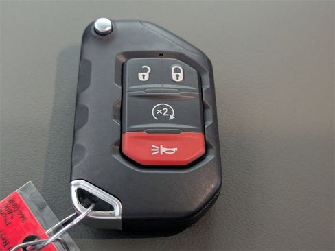 New 2025 Jeep Gladiator Mojave image 32