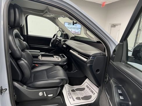 Used 2025 Lincoln Navigator L Reserve image 65