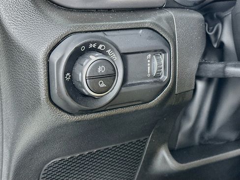 Used 2023 Jeep Gladiator Willys image 10