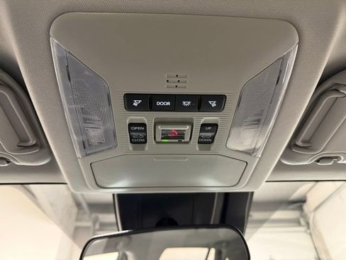 Used 2025 Toyota RAV4 XLE Premium image 23