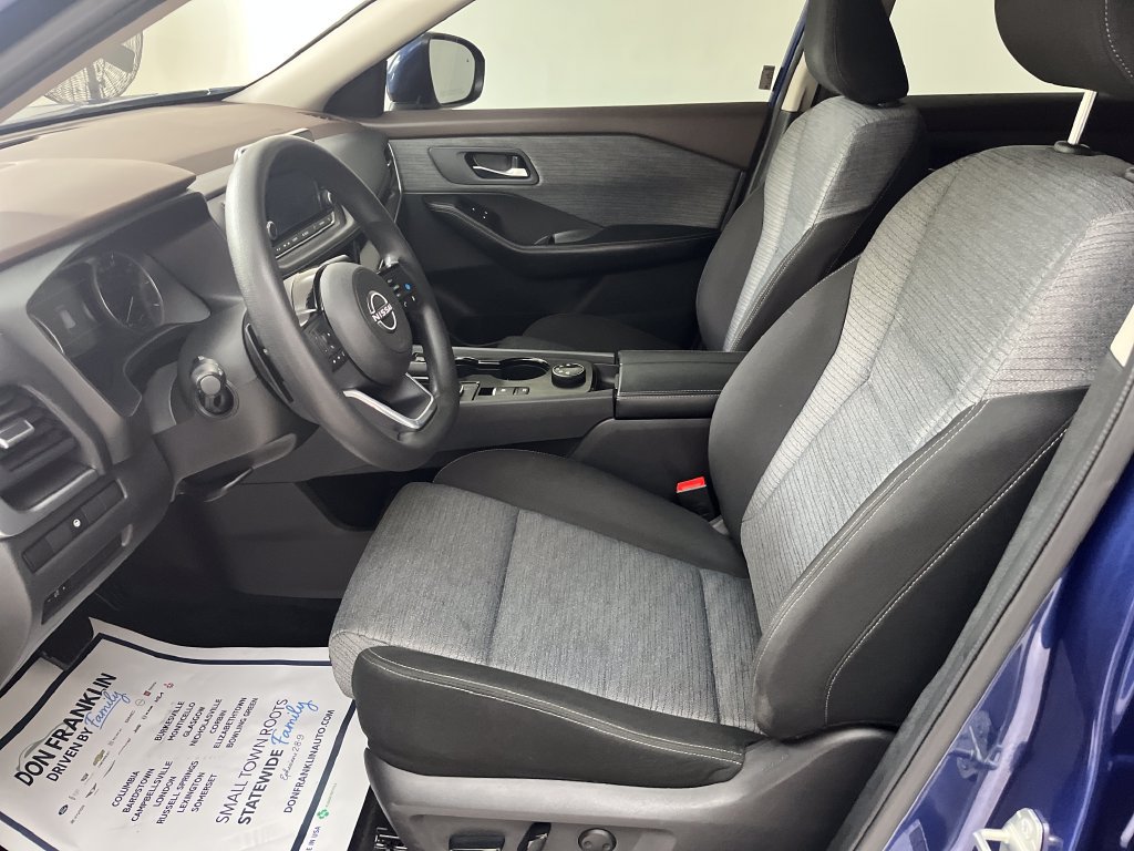 Used 2023 Nissan Rogue SV AWD/4WD image 12