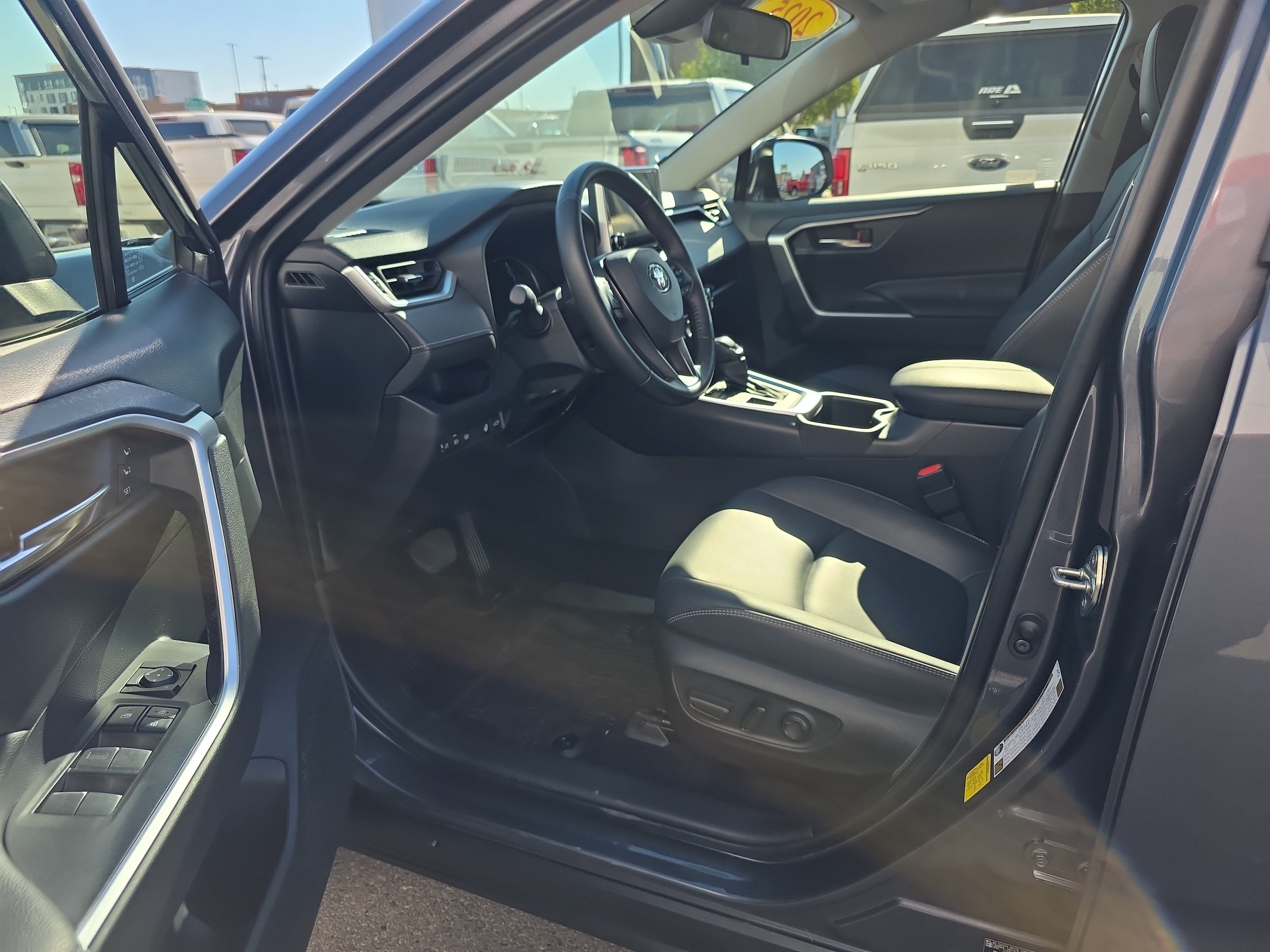 Used 2025 Toyota RAV4 XLE Premium w/ Weather Package AWD/4WD image 2