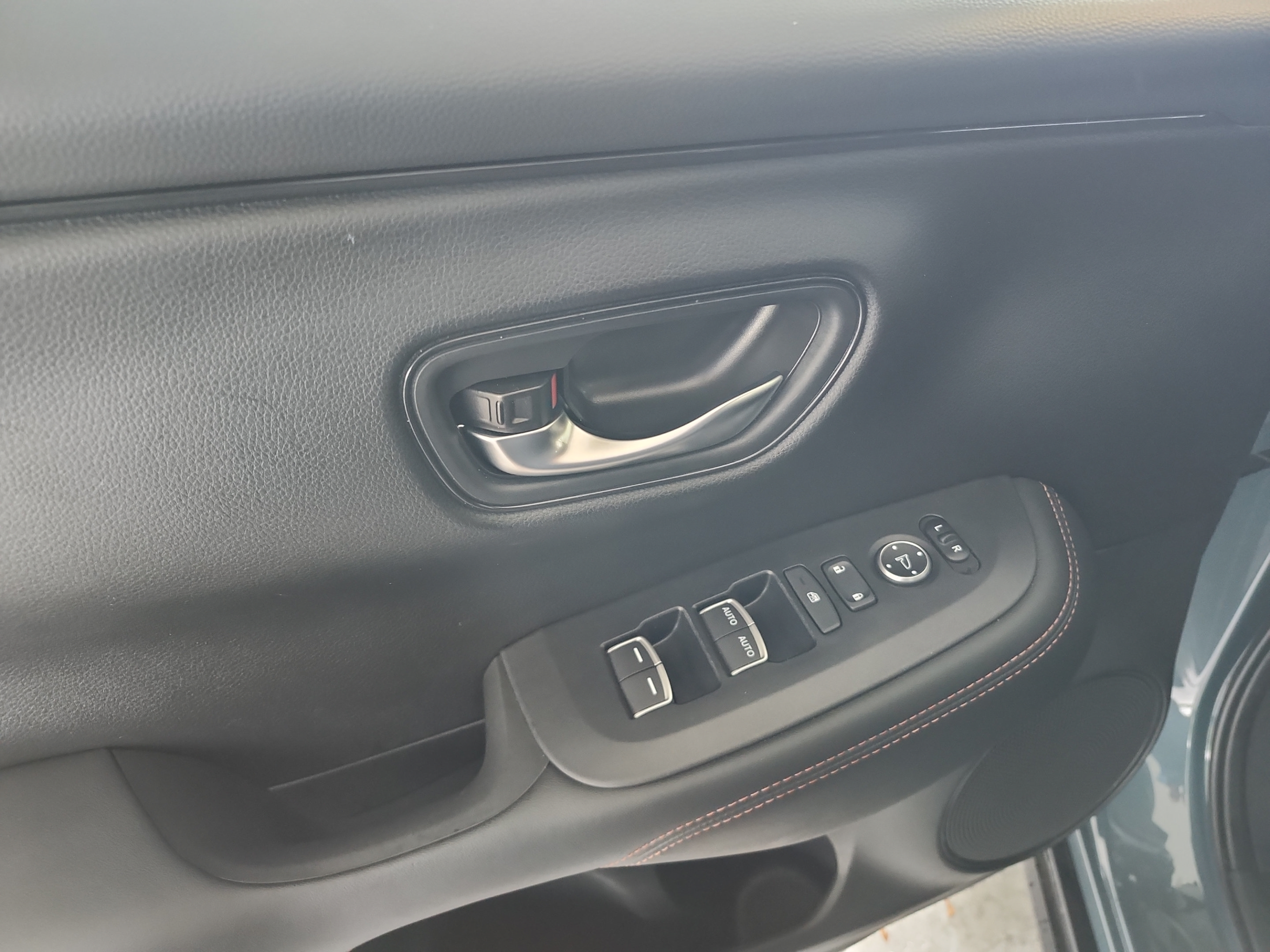 Used 2024 Honda HR-V Sport image 17